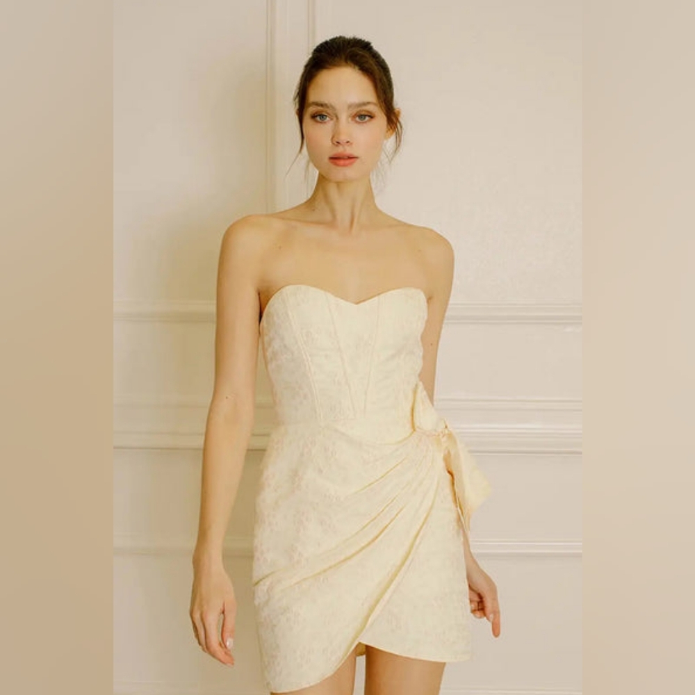 Storia Cream Strapless Ruched Bridal Gown